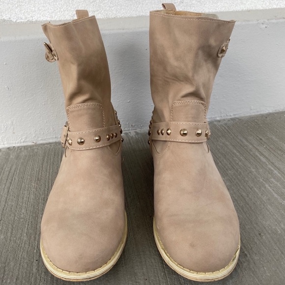 Boots 👢 - Picture 5 of 5